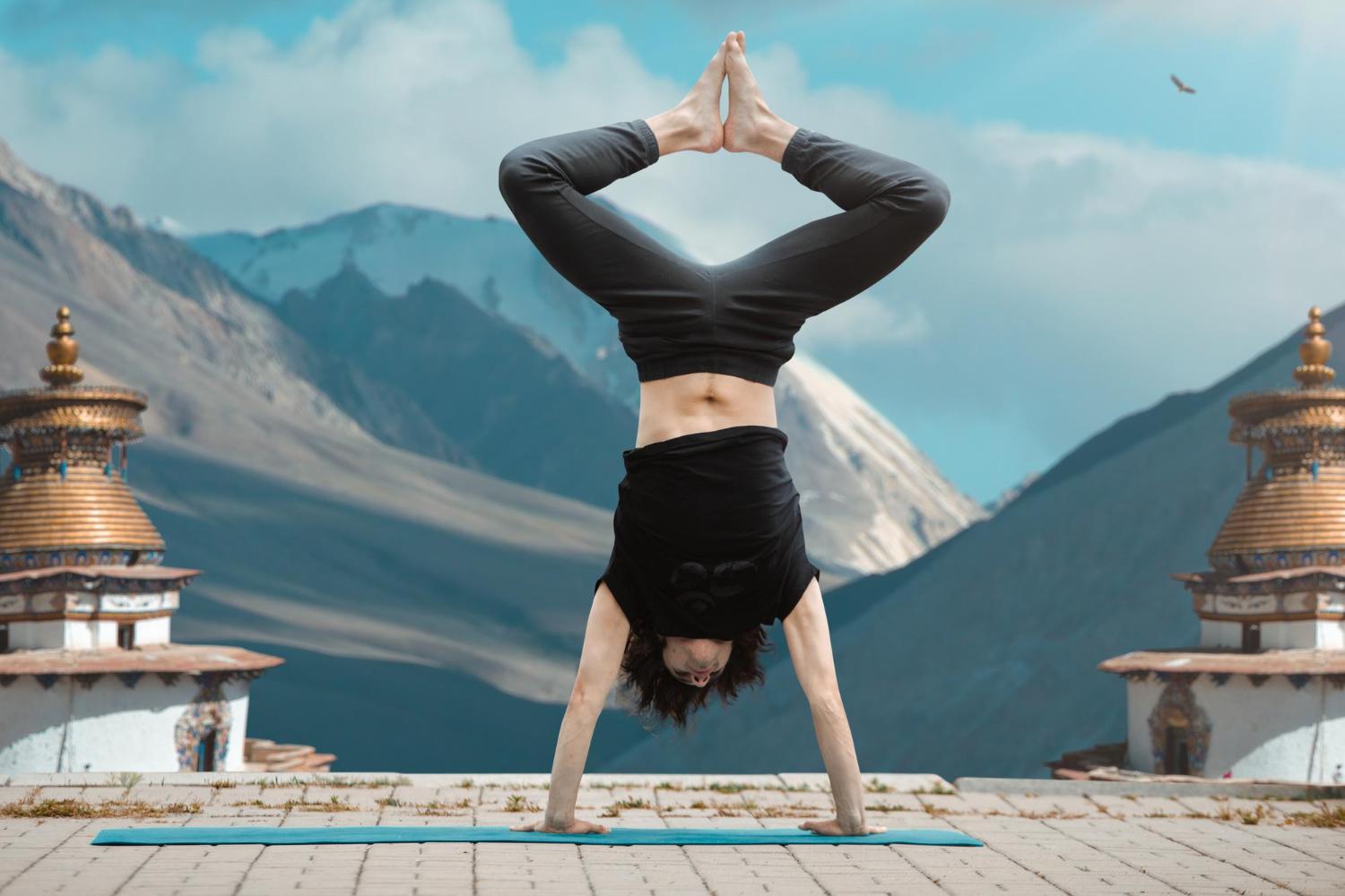 Trova il Tuo Equilibrio: Piccoli Gesti e Grandi Cambiamenti con la Filosofia Yoga