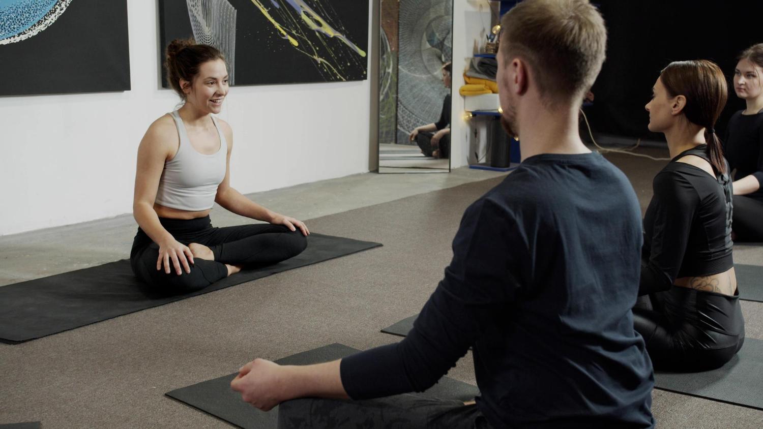 Armonia Corpo-Mente: Lezioni Individuali di Yoga Physionefu
